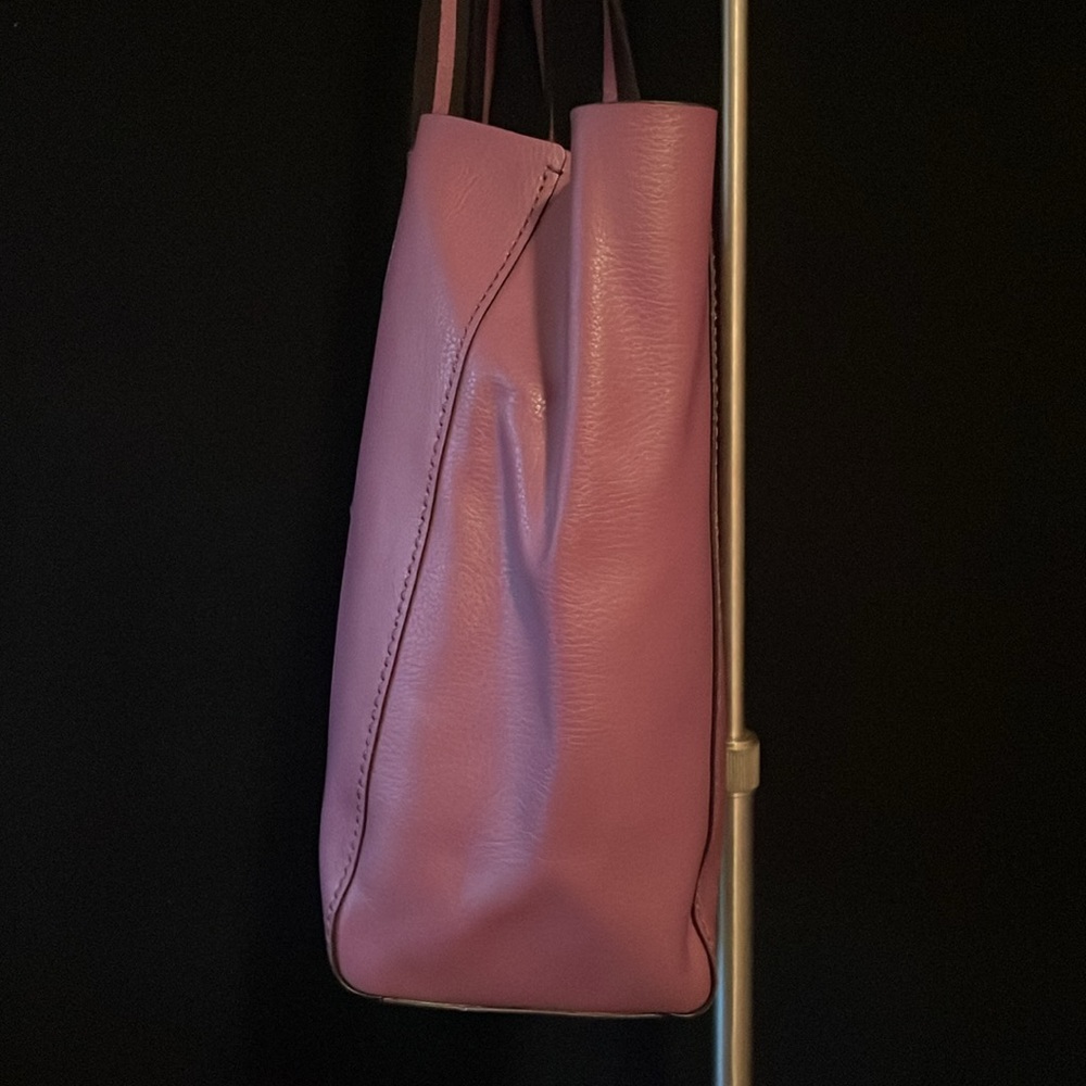 Coach Soft Leather Tote with Bag Charm/keychain *NWOT* - Picture 7 of 11